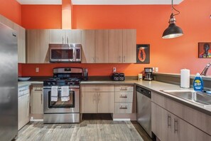Fridge, microwave, oven, stovetop - Colorful 2BR/2BA w/ King Bed, Local Art + Secure Parking (Portland)