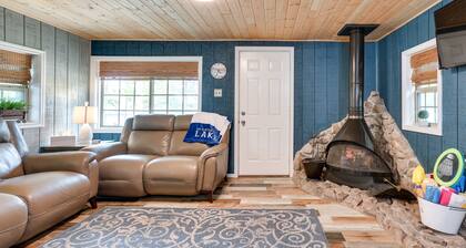 Kingston Cabin Rental: Walk to Lake Texoma Beaches