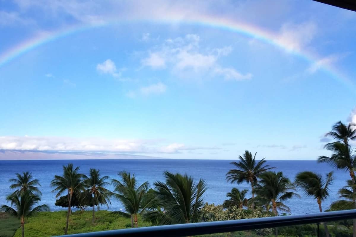 Condo (3 Bedrooms) | Front of property
