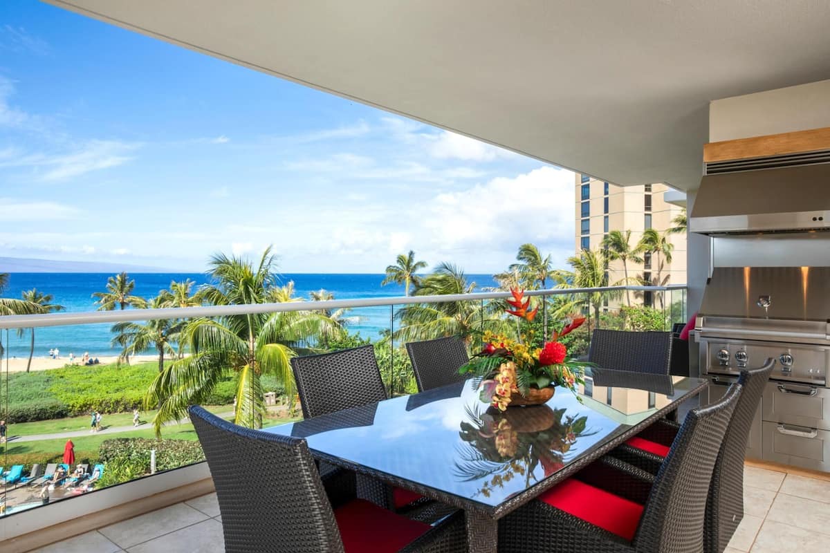 Condo (3 Bedrooms) | Front of property