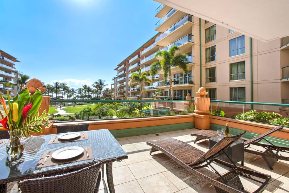 Condo (2 Bedrooms) | Front of property