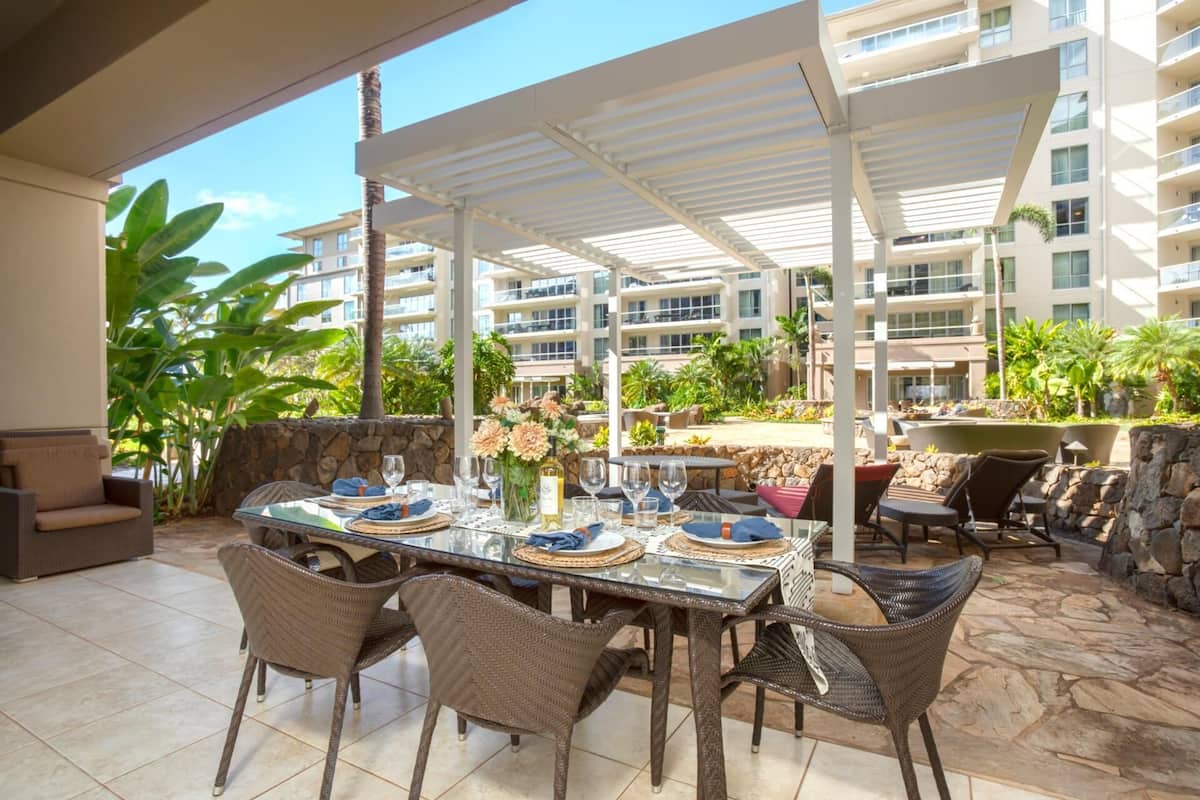 Condo (2 Bedrooms) | Front of property