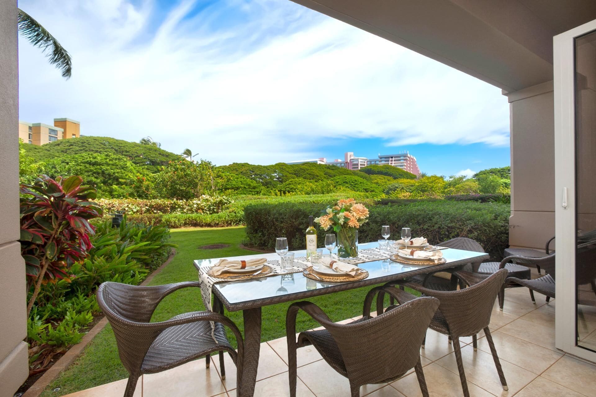 Condo (2 Bedrooms HKK-140) | Front of property