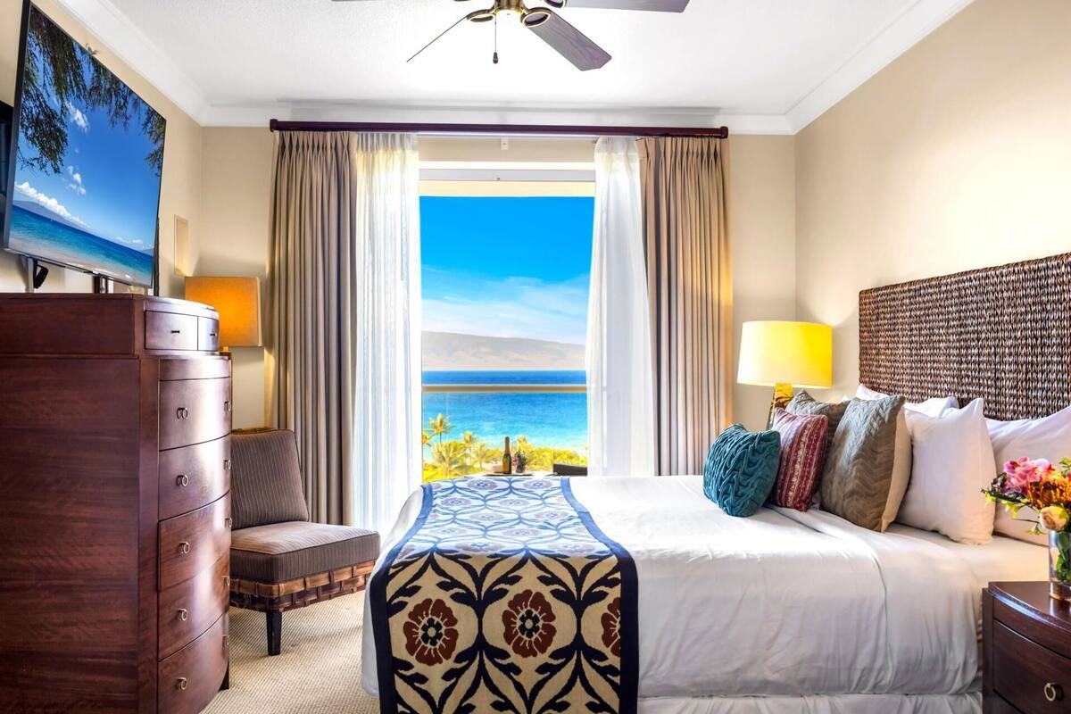 วิลล่า, 3 ห้องนอน (Oceanfront, Sleeps 8 (HKK-825)) | 2 ห้องนอน, เตารีด/โต๊ะรีดผ้า, ผ้าปูที่นอน