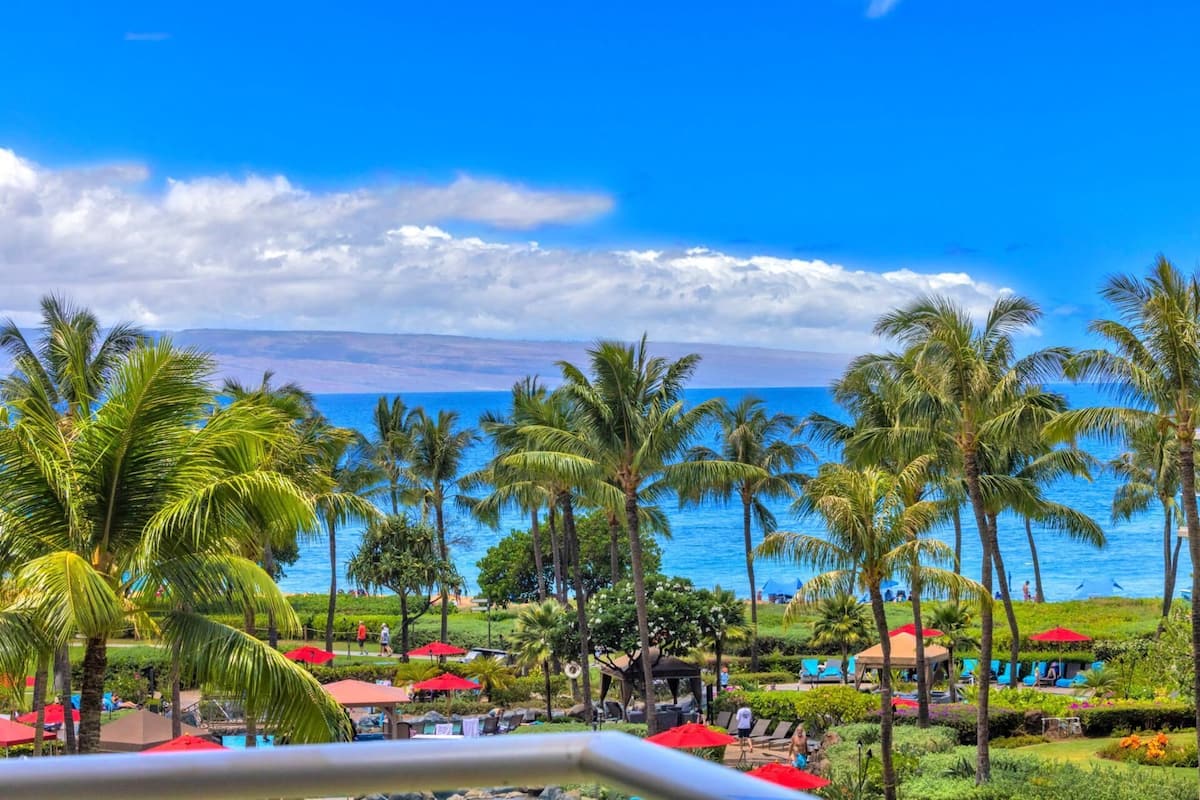 Condo (2 Bedrooms) | Front of property