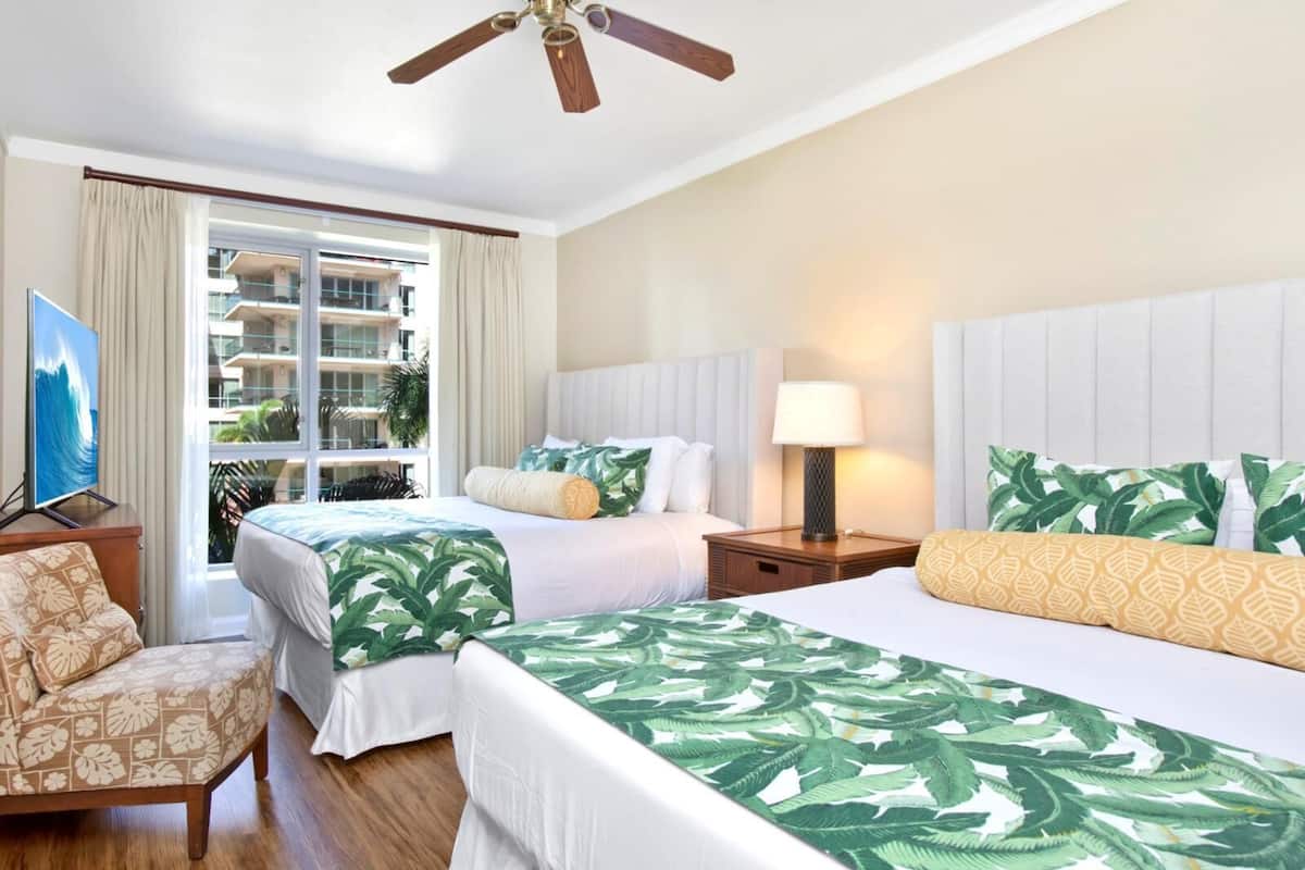 วิลล่า, 2 ห้องนอน (Ocean Partial View, Sleeps 8(HKK-309)) | 2 ห้องนอน, เตารีด/โต๊ะรีดผ้า, ผ้าปูที่นอน