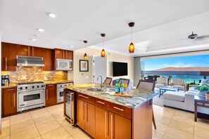 Condo (3 Bedrooms HKK-1029) | Private kitchen