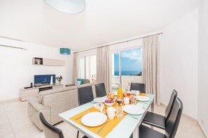 Dining - The Hillock South B12 (Marsalforn)