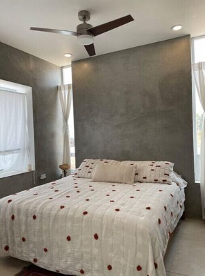 2 bedrooms, in-room safe, desk, free WiFi