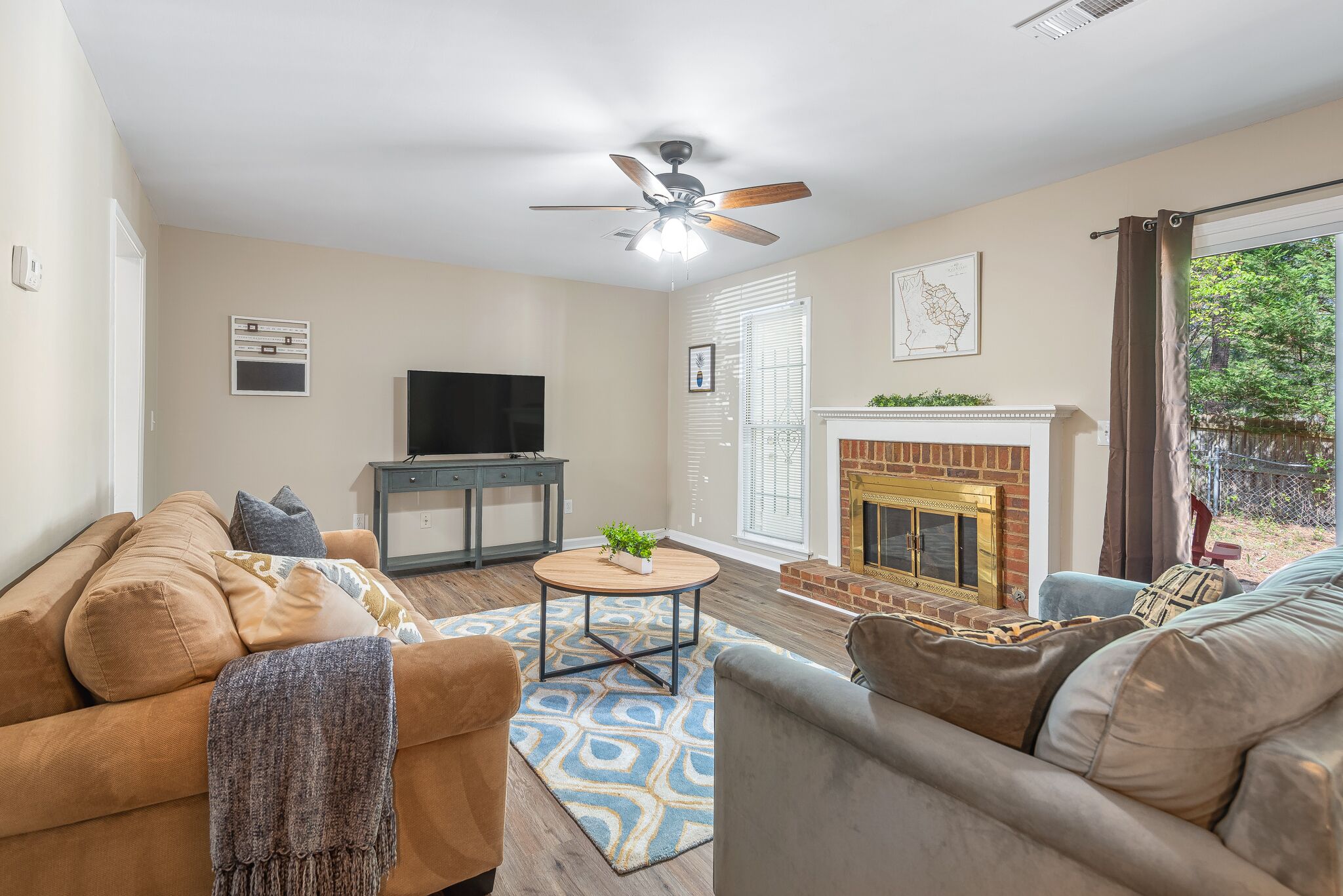Pet Friendly 2/2.5 Townhome - by Marietta Square