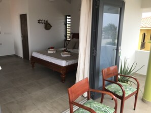 1 habitación, tabla de planchar con plancha, wifi gratis y ropa de cama