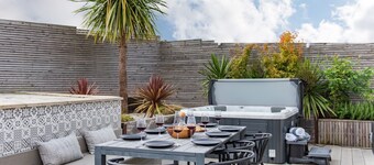 Little Beach House by Bloom Stays -  a holiday let that sleeps 8 guests  in 3 bedrooms