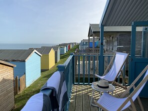 Property grounds - Little Beach House by Bloom Stays -  a holiday let that sleeps 8 guests  in 3 bedrooms (Whitstable)