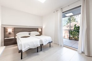 1 soveværelse, skrivebord, strygejern/strygebræt, weekendseng