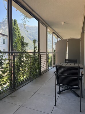 Outdoor dining - BENINI HOLIDAYS: VILLA SAN PIETRO (Arco)