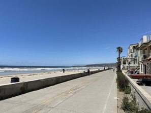 Nær stranden