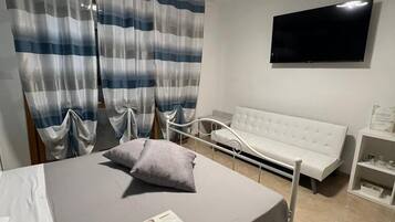Presidential Quadruple Room | Free WiFi