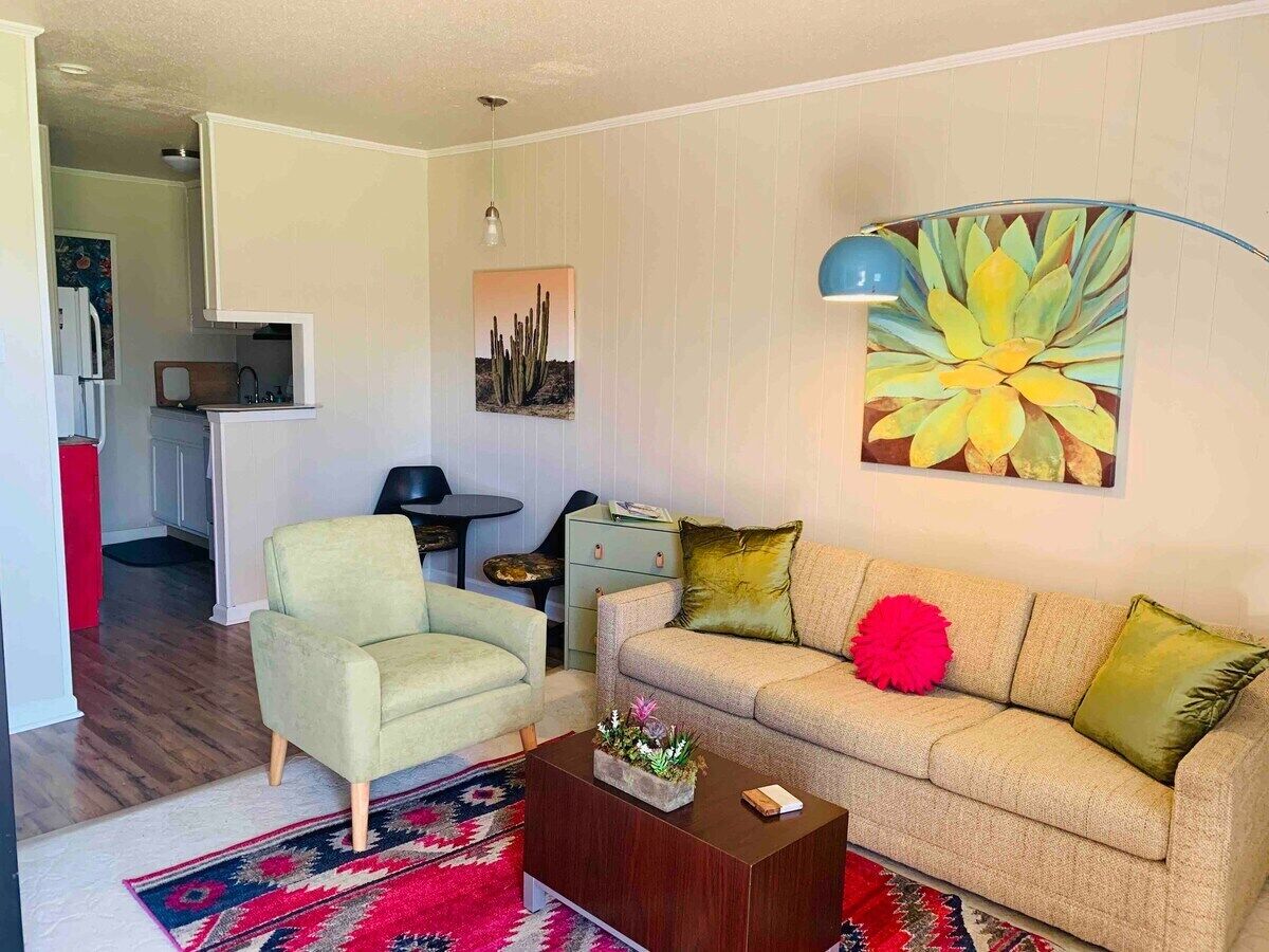 Hippy Ranch Apartment