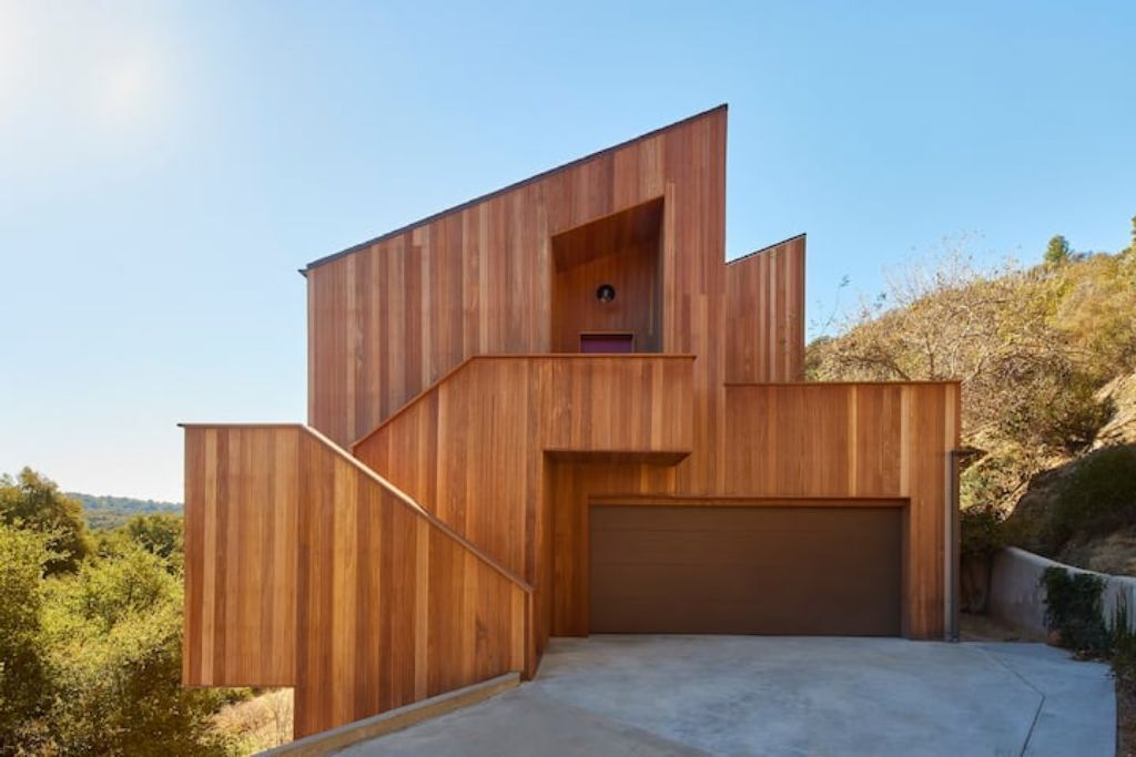 Modern treehouse in the heart of Topanga canyon