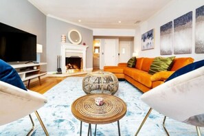 Smart-tv, pejs, bordtennisbord