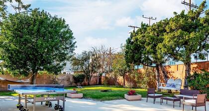 Charming Hollywood Oasis