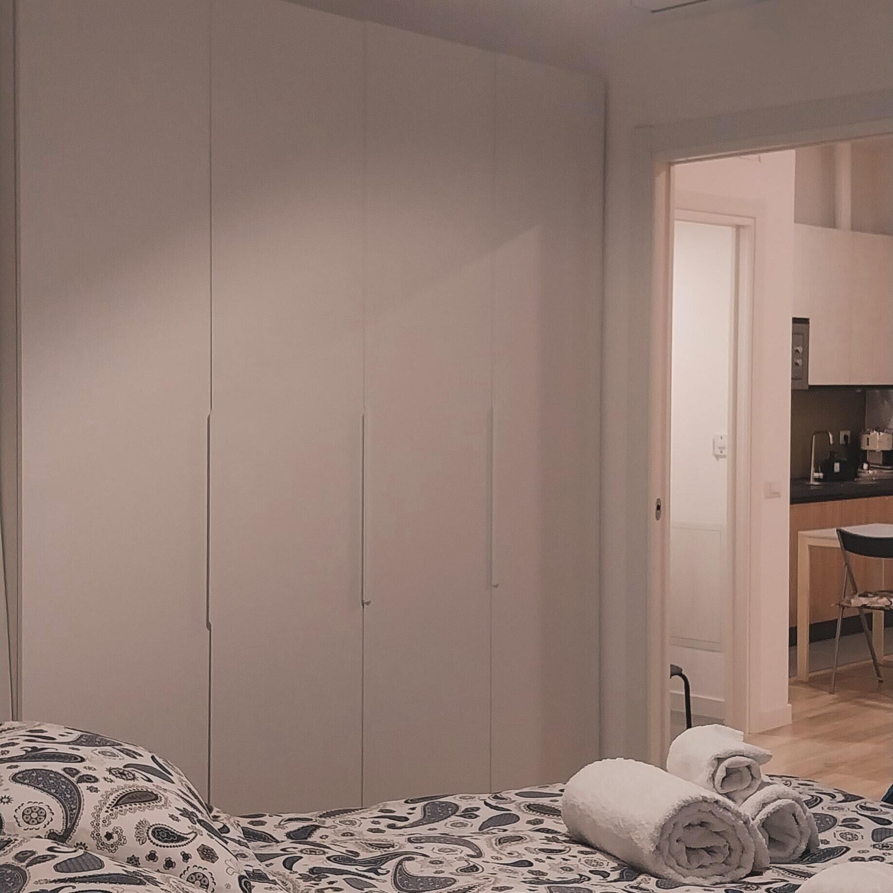 1 chambre, fer et planche à repasser, lit parapluie, Wi-Fi gratuit