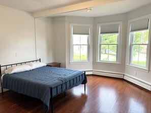 5 室のベッドルーム、WiFi、ベッドシーツ