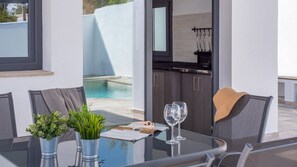 Outdoor dining - Villa La Fuente Periana by Ruralidays (Málaga)