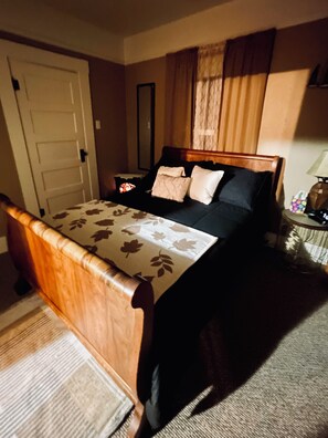 2 bedrooms, iron/ironing board, free WiFi, bed sheets