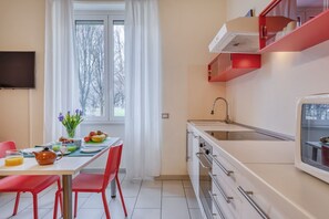 ثلاجة، ميكروويف، فرن، غسالة أطباق