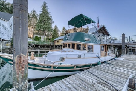Marina. Historic Charming Boat in Downtown Harbor