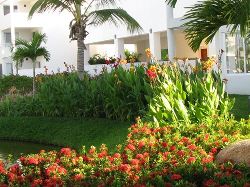 Villa in Condominium with roof garden