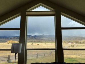 Interior - Yellowstone Valley Buffalo Jump (Emigrant)
