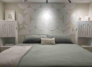 3 bedrooms, desk, iron/ironing board, free WiFi