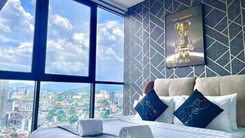 Apartament Premier, vistes a la ciutat | 1 dormitori, llençols de cotó egipci i roba de llit d'alta qualitat
