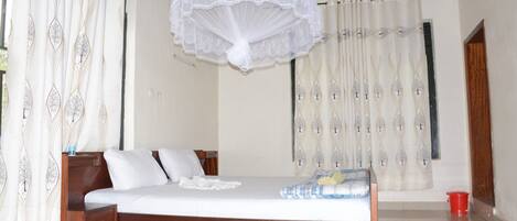 7 slaapkamers, een strijkplank/strijkijzer, wifi, beddengoed