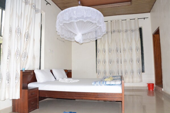 7 makuuhuonetta, silitysrauta/-lauta, Wi-Fi, vuodevaatteet