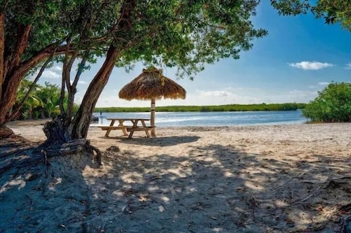 RV by the Sea - Glamping in the Keys - Sleeps 6