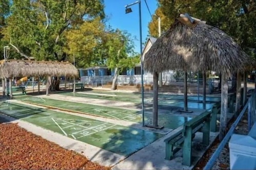 RV by the Sea - Glamping in the Keys - Sleeps 6