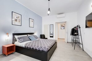 3 slaapkamers, een strijkplank/strijkijzer, wifi, beddengoed