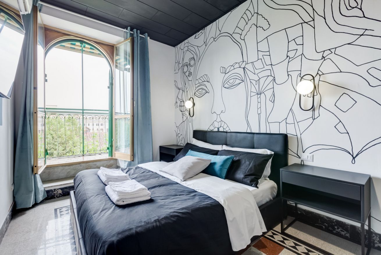 1 chambre, bureau, fer et planche à repasser, lit parapluie