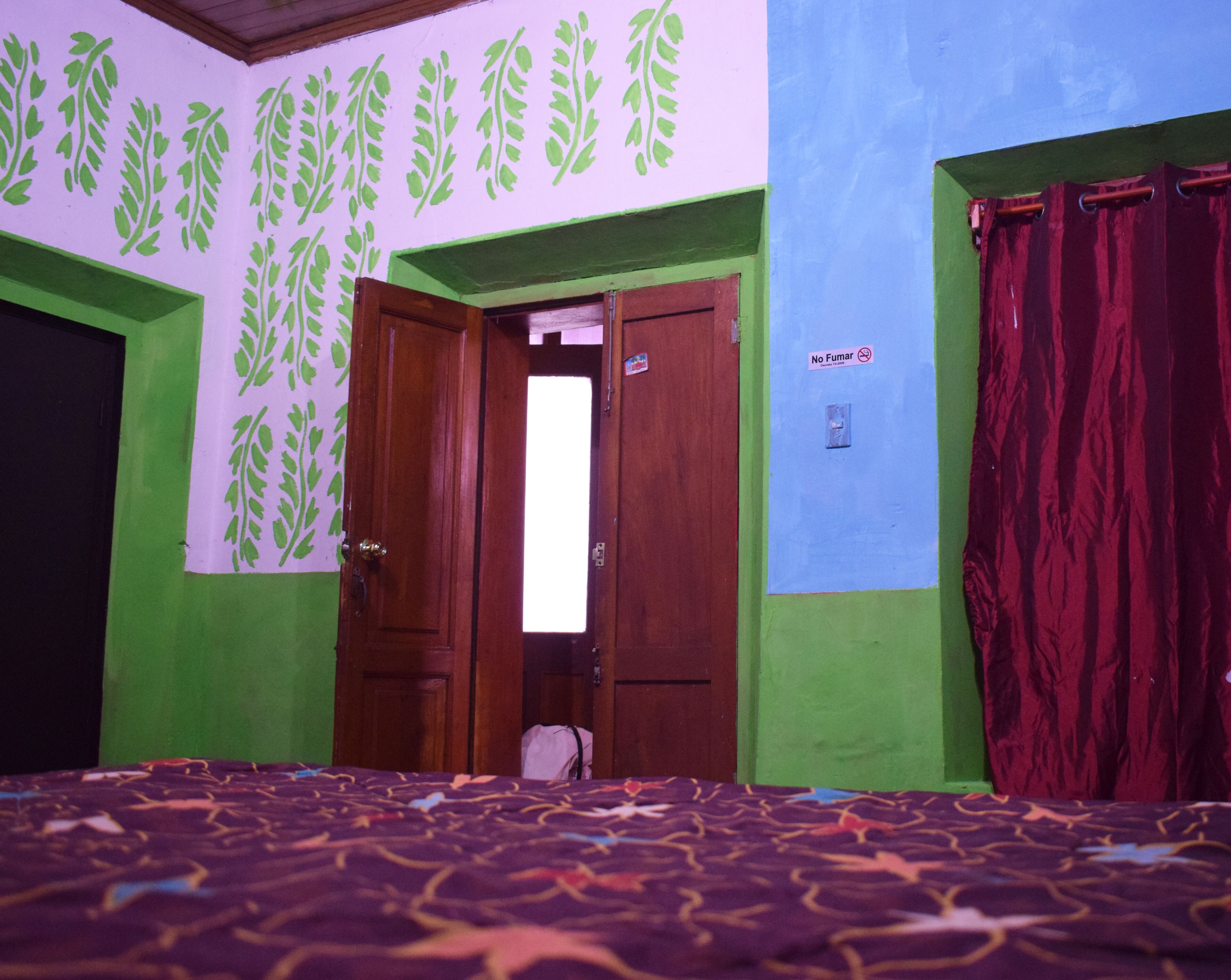 Basic Double Room | Down duvets, laptop workspace, free WiFi