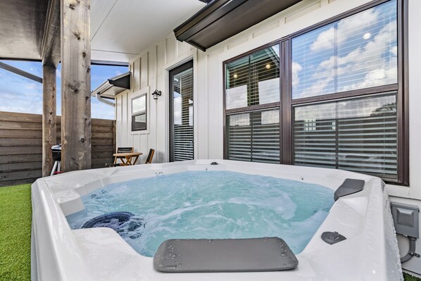 Terrace/patio - Brand New Build | Hot Tub | Near Main (Fredericksburg)