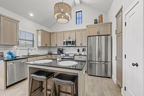 Fridge, microwave, oven, stovetop - Brand New Build | Hot Tub | Near Main (Fredericksburg)