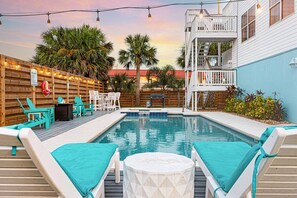 A heated pool - Beach Access, Poolside Fun, & Game Room for Groups (St. Augustine)