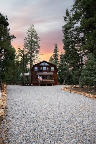 Lazy Bear Lodge! New Spa Installed!