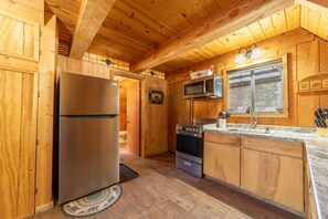 Frigorífic, microones, forn i placa de cuina 