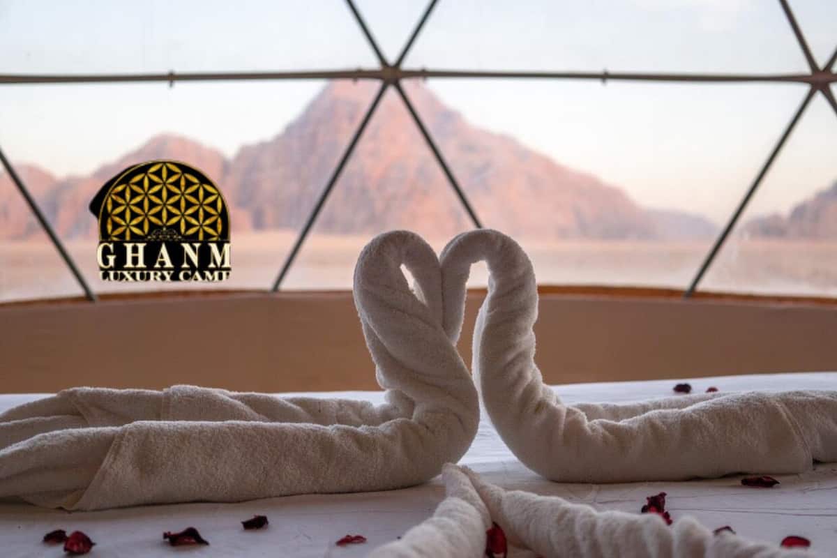 Hochwertige Bettwaren, Pillowtop-Betten, kostenloses WLAN, Bettwäsche