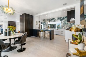 House | Private kitchen | Full-size fridge, microwave, oven, stovetop - Escape Island  (Palm Springs)