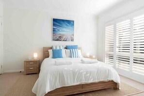 5 Schlafzimmer, Schreibtisch, Bügeleisen/Bügelbrett, kostenloses WLAN